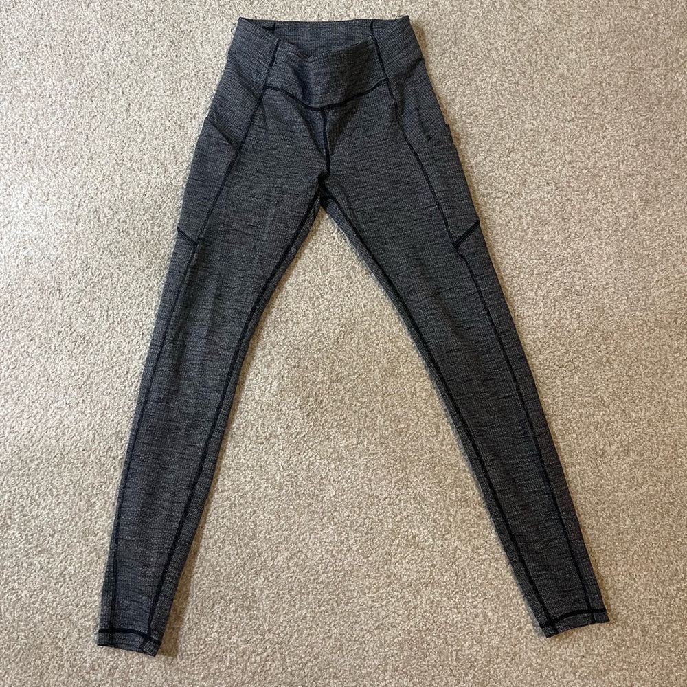 lululemon Speed Up sz 8 - 28” inseam